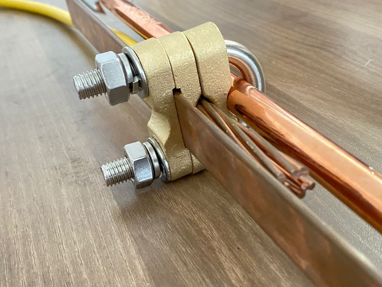 Bolted Earth Connectors and Clamps - LPINZ